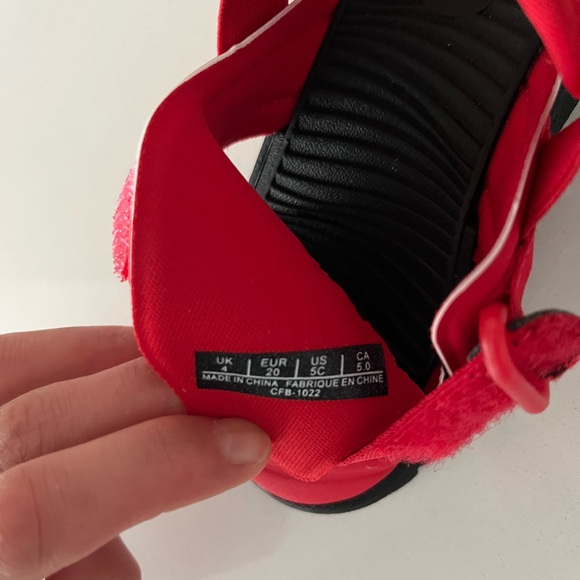 Pumas sandal toddler size 5c - Picture 4 of 4